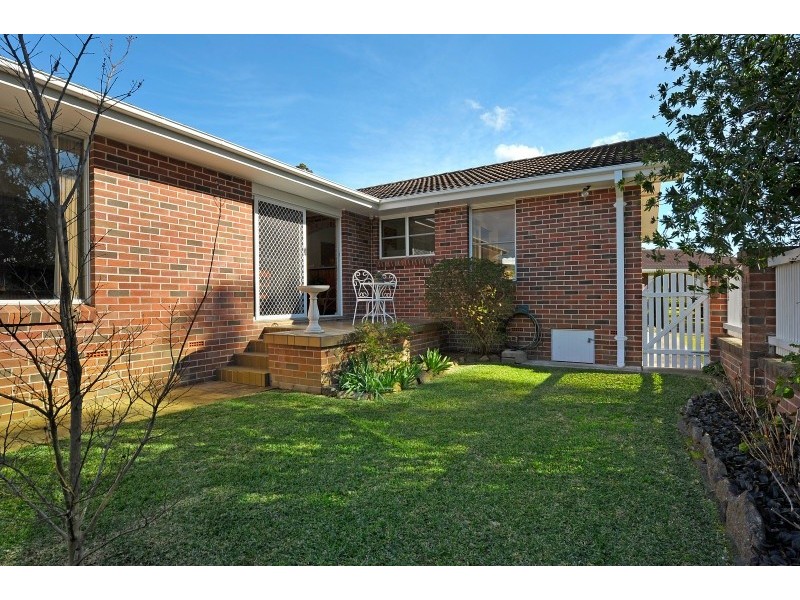 5 Lynmouth Grove, Bomaderry NSW 2541