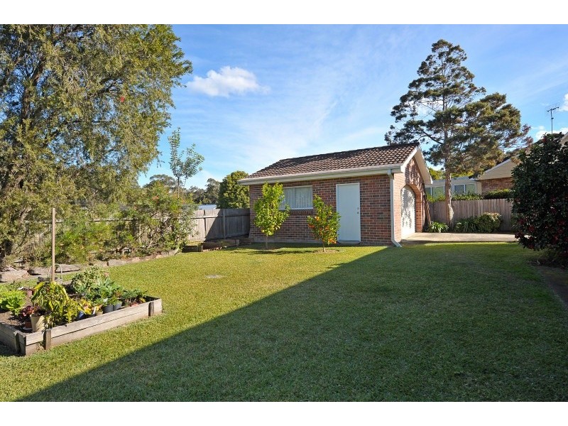 5 Lynmouth Grove, Bomaderry NSW 2541