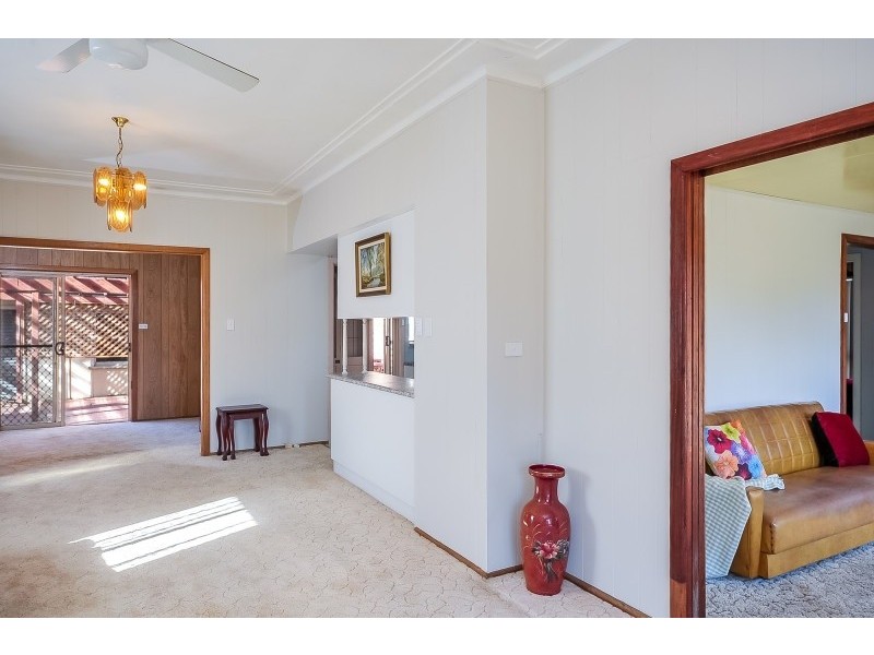 4 Crest Avenue, North Nowra NSW 2541