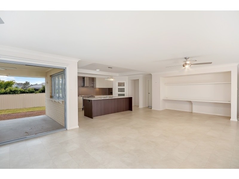 30 Blue Bell Way, Worrigee NSW 2540