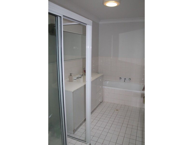 15/33 Lynburn Avenue, Bomaderry NSW 2541