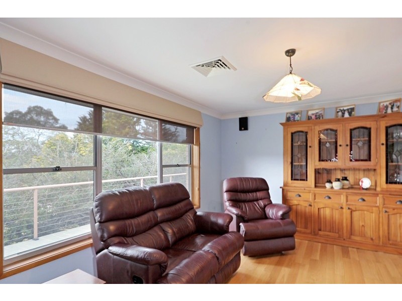 10 Fuchsia Crescent, Bomaderry NSW 2541