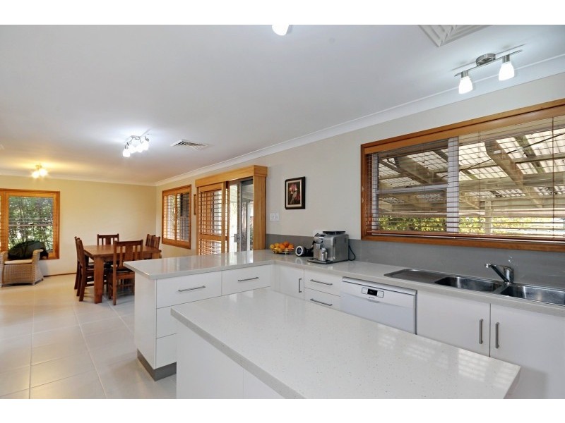 10 Fuchsia Crescent, Bomaderry NSW 2541