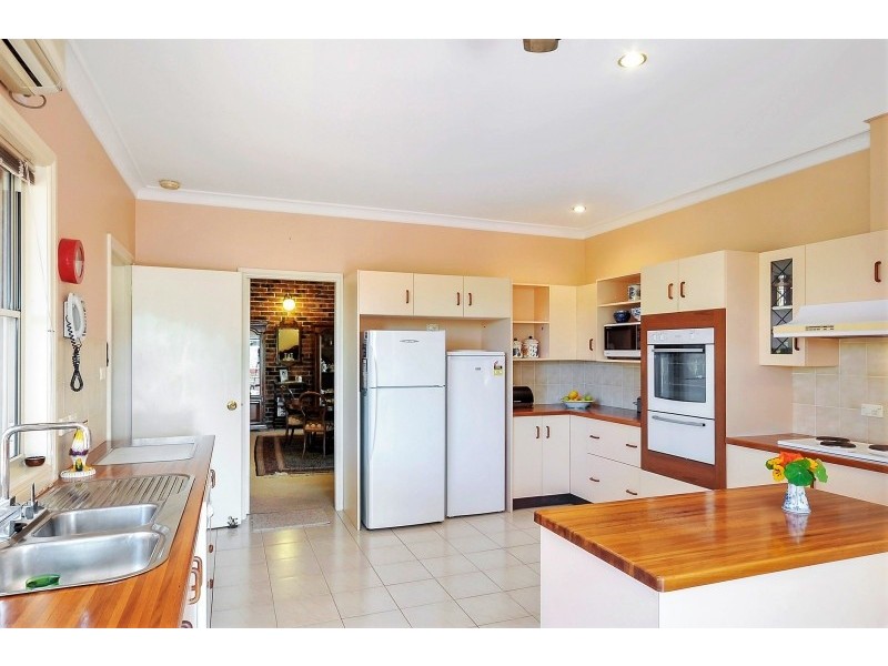 1 Wilari Close, Bomaderry NSW 2541