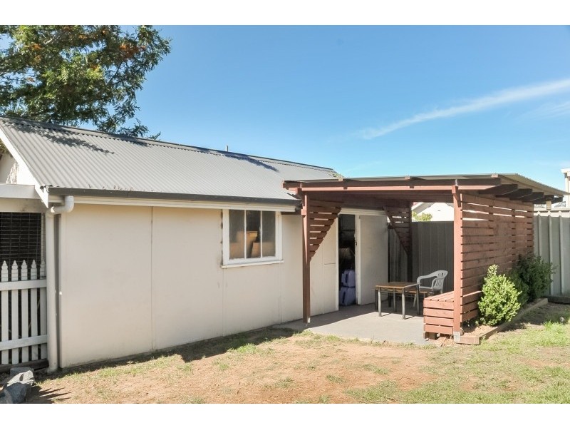 8 McDonald Avenue, Nowra NSW 2541