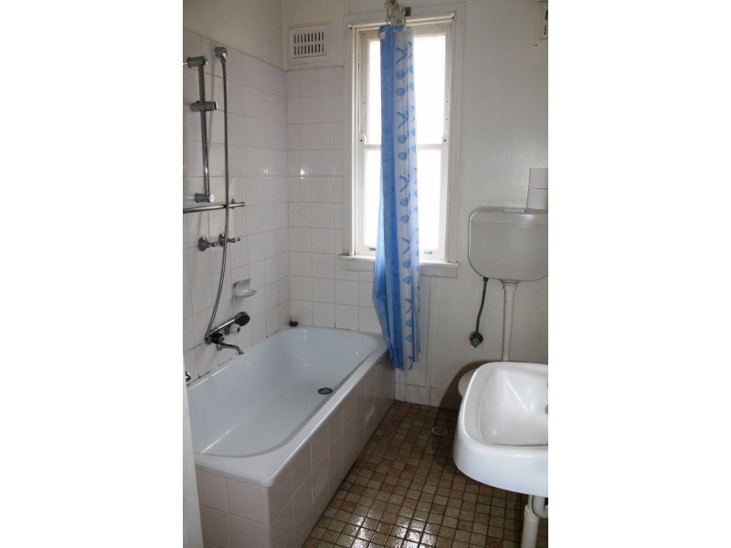 28 Seccombe Street, Nowra NSW 2541