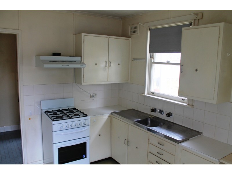 28 Seccombe Street, Nowra NSW 2541