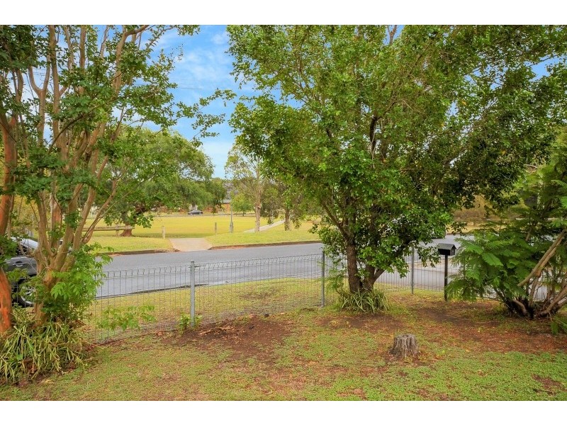 14 Sampson Crescent, Bomaderry NSW 2541