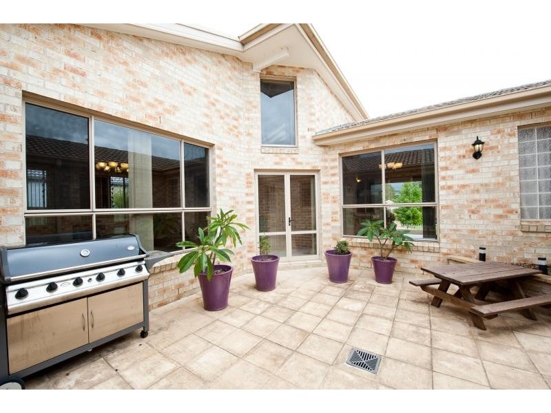 7 Gardenia Crescent, Bomaderry NSW 2541