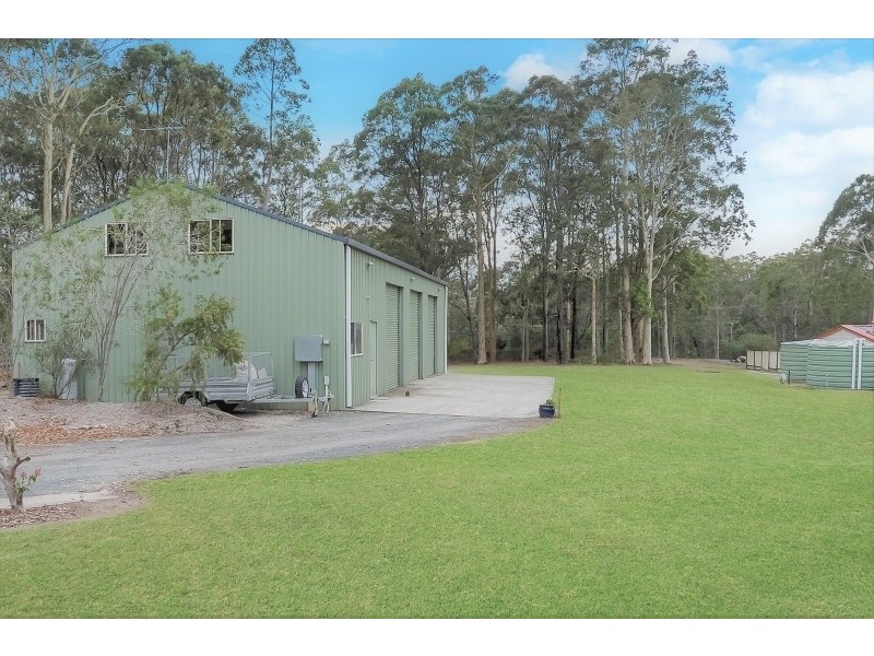 11 Stapleton Street, Falls Creek NSW 2540