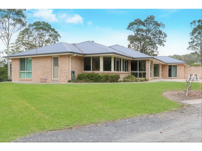 11 Stapleton Street, Falls Creek NSW 2540