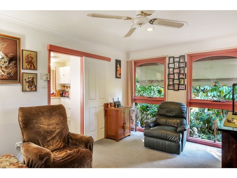 10 Camellia Grove, Bomaderry NSW 2541