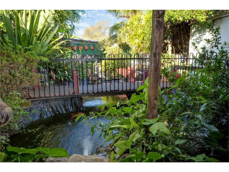 10 Camellia Grove, Bomaderry NSW 2541