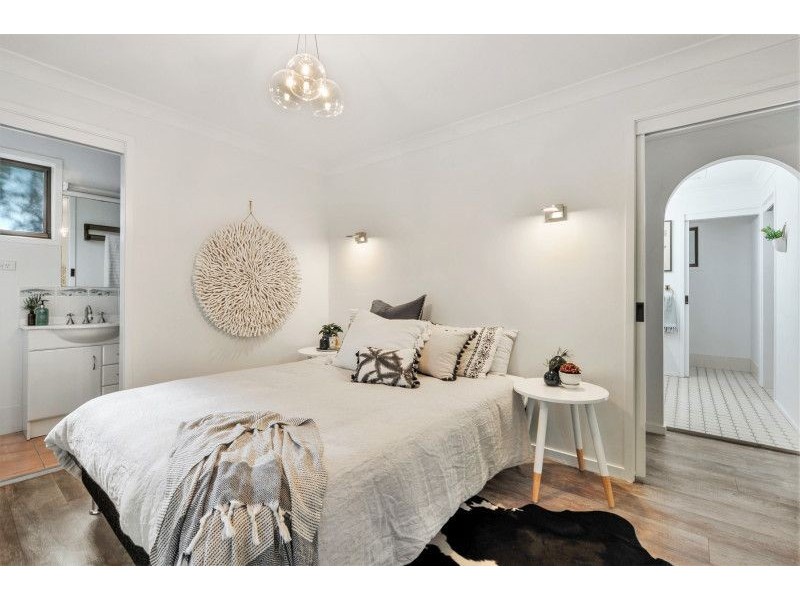 40 Brinawarr Street, Bomaderry NSW 2541