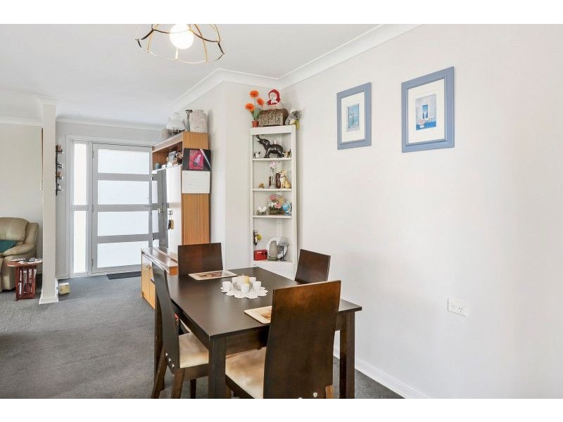 6 Neale Place, Bomaderry NSW 2541