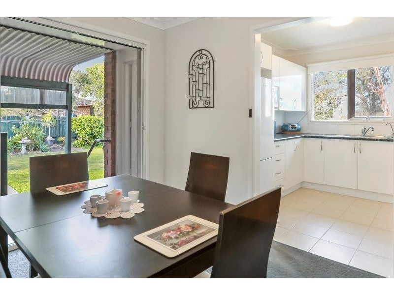 6 Neale Place, Bomaderry NSW 2541