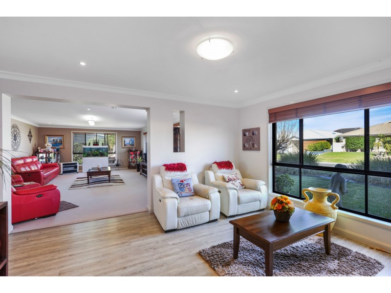 6 McTernan Place, Worrigee NSW 2540