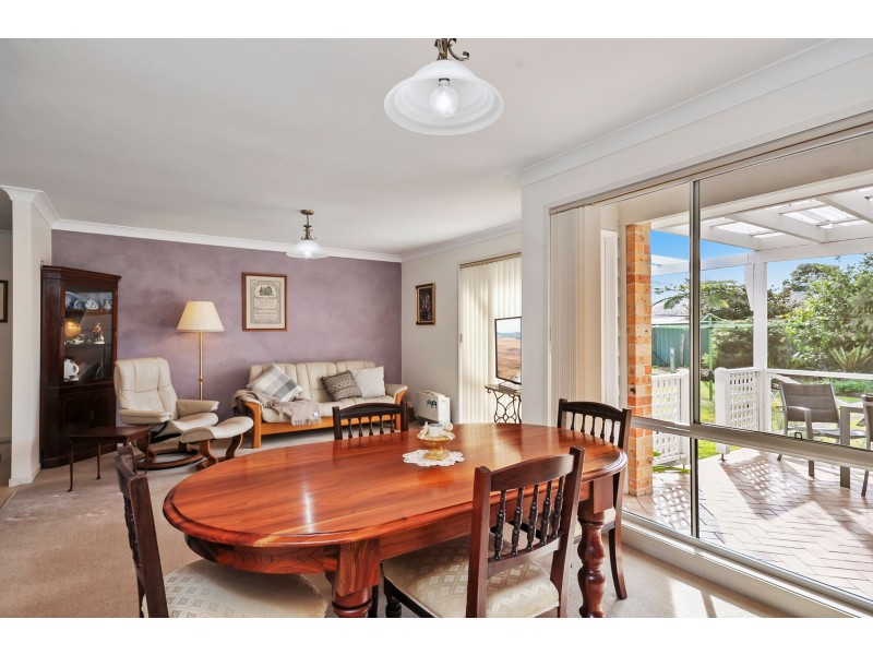 33 Lyrebird Drive, Nowra NSW 2541
