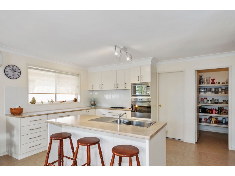 33 Lyrebird Drive, Nowra NSW 2541