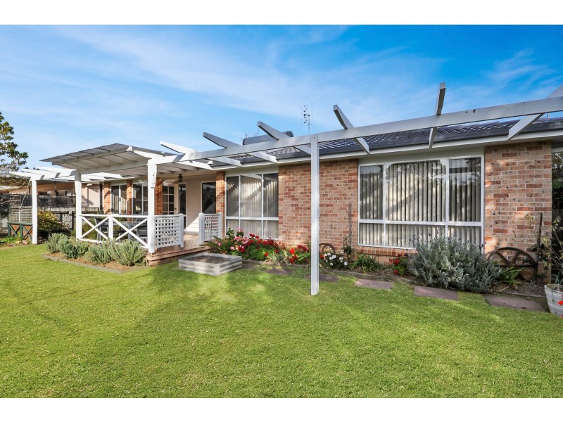 33 Lyrebird Drive, Nowra NSW 2541