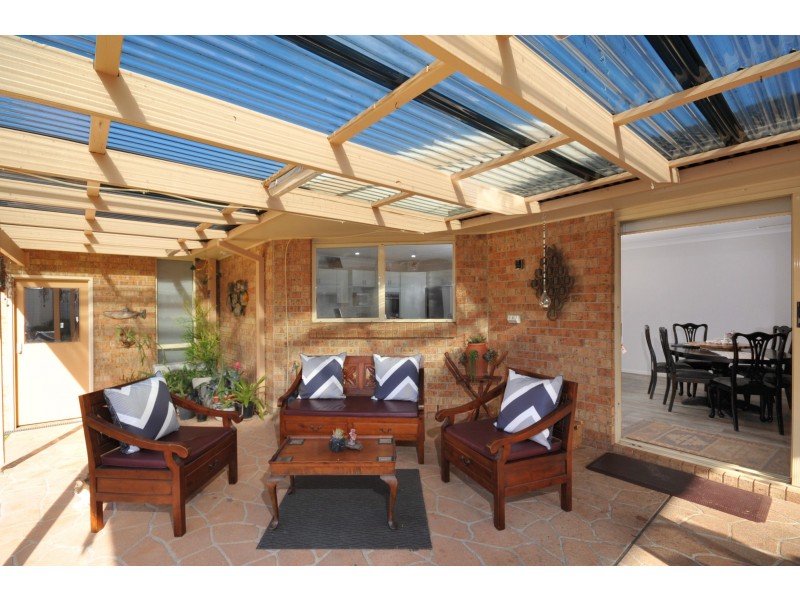 17 Rannoch Drive, West Nowra NSW 2541