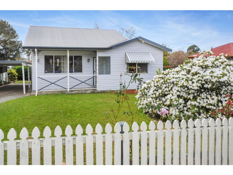 6 Elizabeth Avenue, Nowra NSW 2541