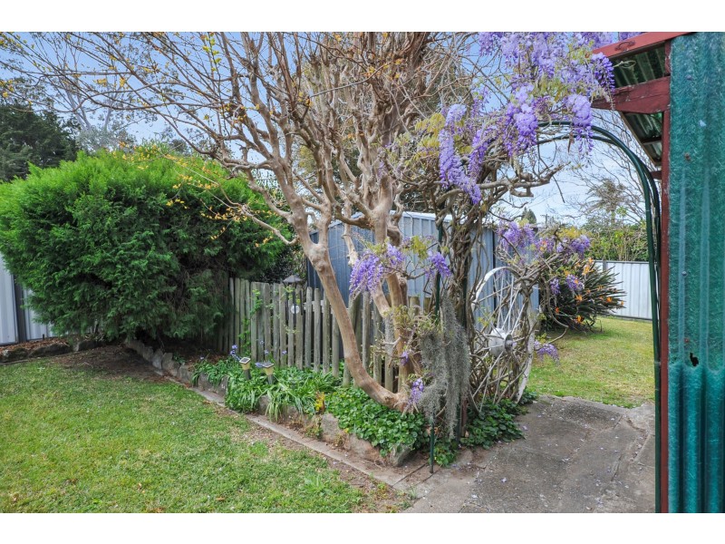 6 Elizabeth Avenue, Nowra NSW 2541