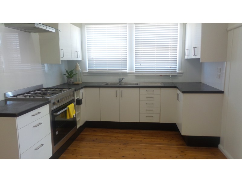 62 Meroo Road, Bomaderry NSW 2541