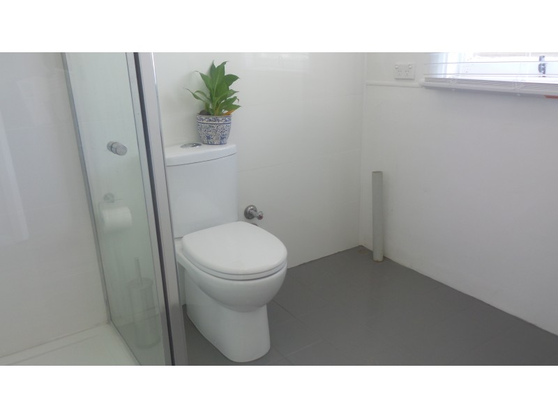 62 Meroo Road, Bomaderry NSW 2541