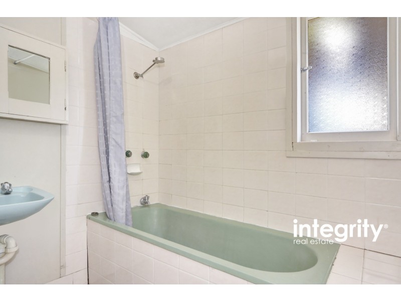 6 Tarawara Street, Bomaderry NSW 2541