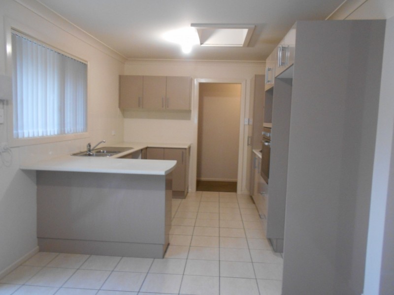 4/8 Meroo Road, Bomaderry NSW 2541