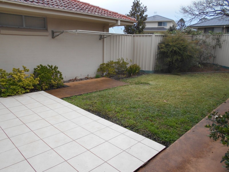 4/8 Meroo Road, Bomaderry NSW 2541