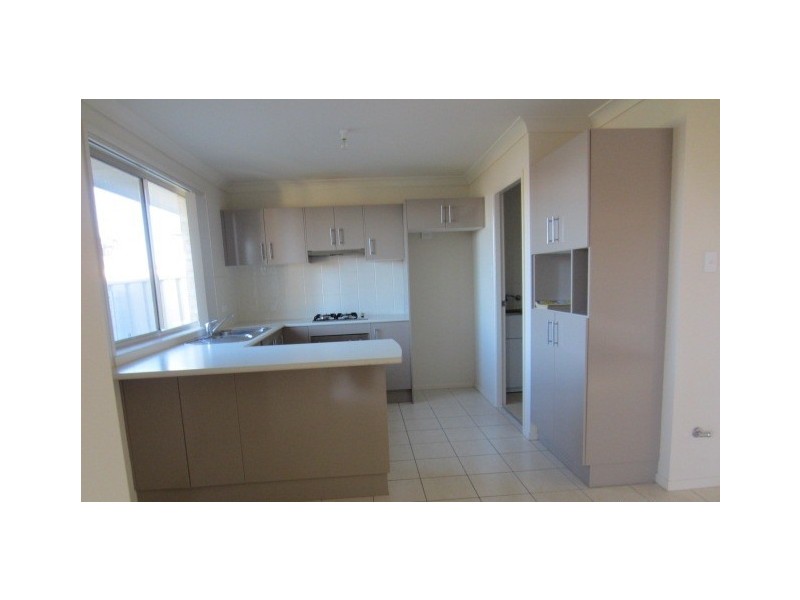 9/8 Meroo Road, Bomaderry NSW 2541