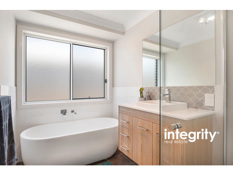 16 Jindalee Crescent, Nowra NSW 2541