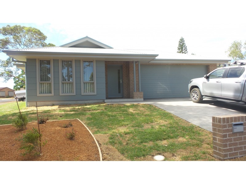 16A Yeovil Drive, Bomaderry NSW 2541