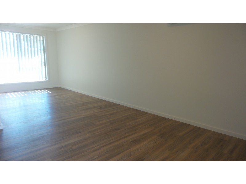 16A Yeovil Drive, Bomaderry NSW 2541