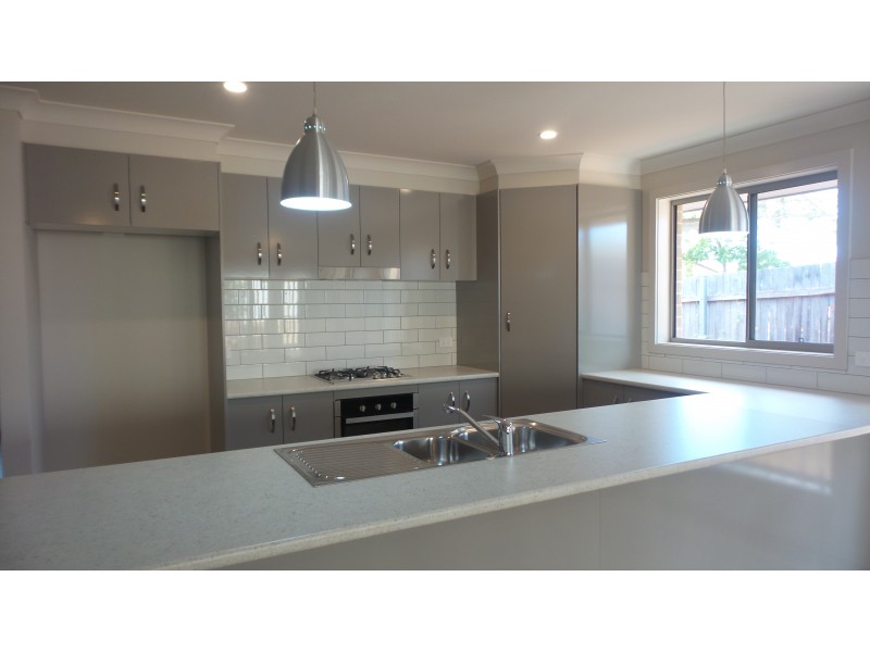 16B Yeovil Drive, Bomaderry NSW 2541