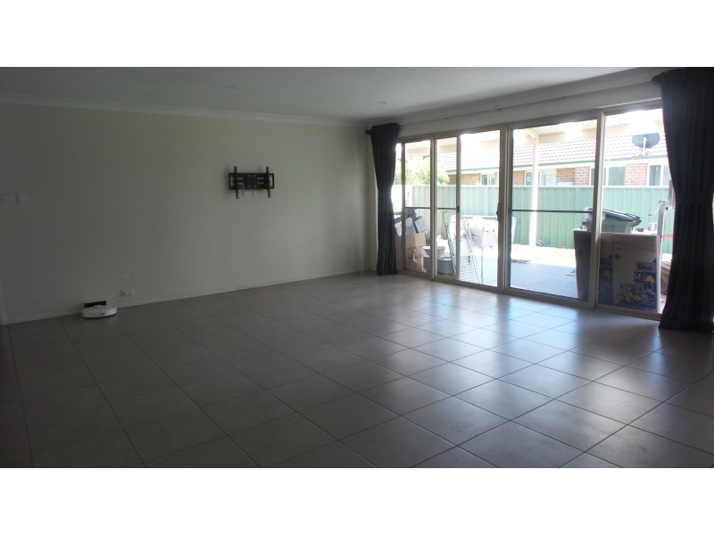 5 Katela Avenue, Bomaderry NSW 2541