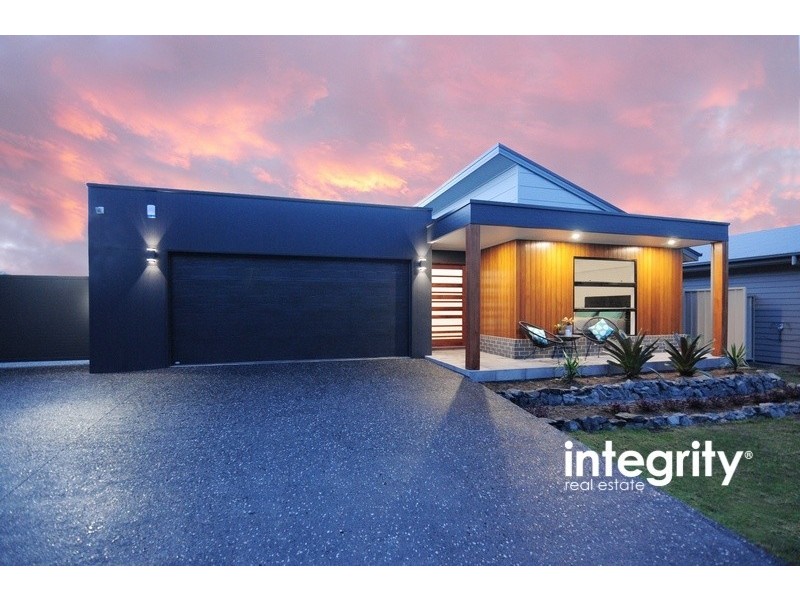 16 Alata Crescent, South Nowra NSW 2541