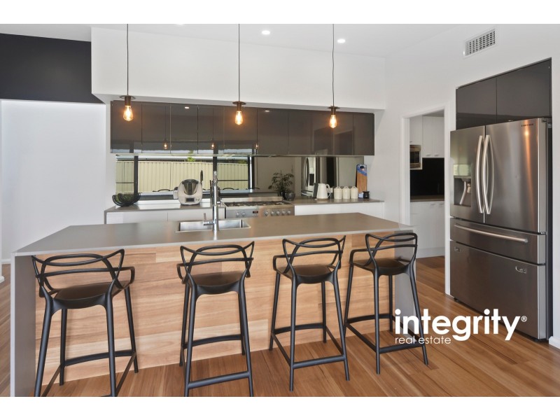 16 Alata Crescent, South Nowra NSW 2541