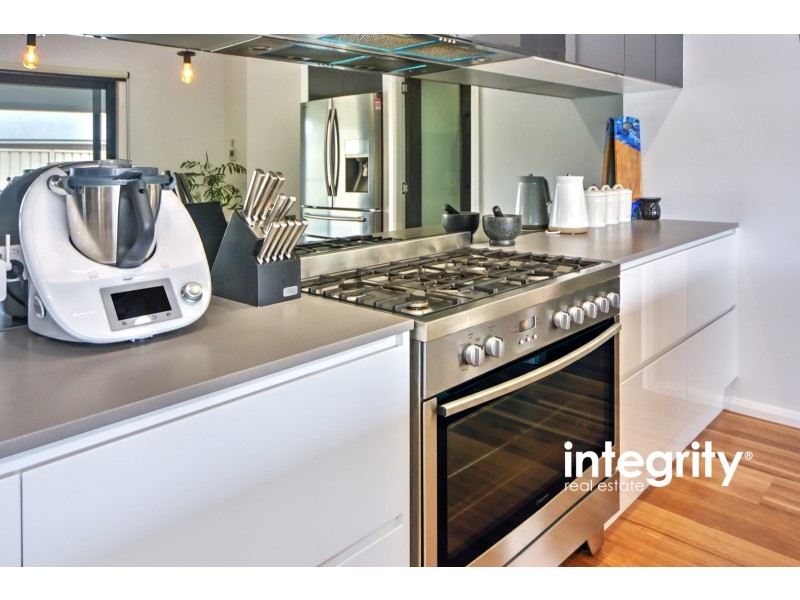 16 Alata Crescent, South Nowra NSW 2541