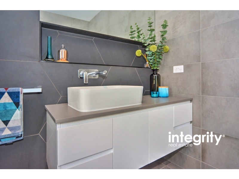 16 Alata Crescent, South Nowra NSW 2541