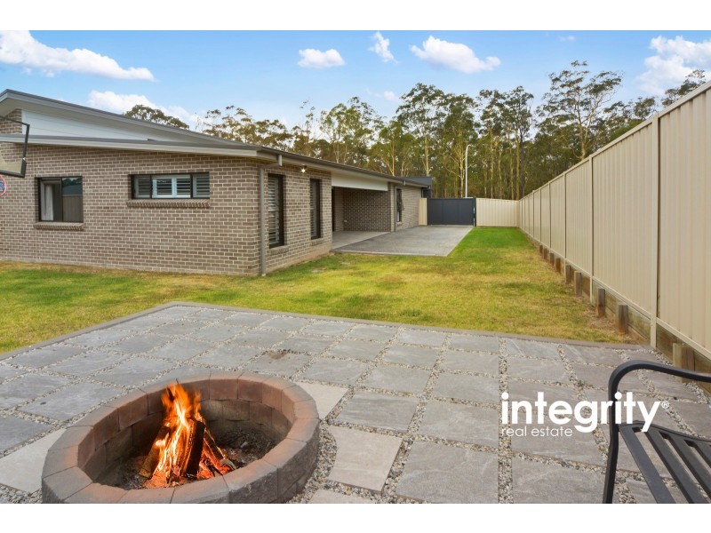 16 Alata Crescent, South Nowra NSW 2541