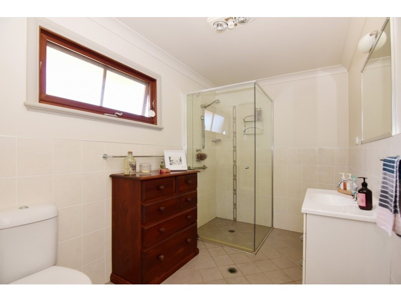 8 Forsyth Street, Terara NSW 2540