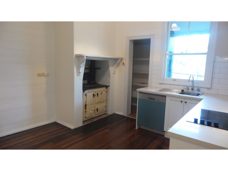 35 Bridge Road, Nowra NSW 2541
