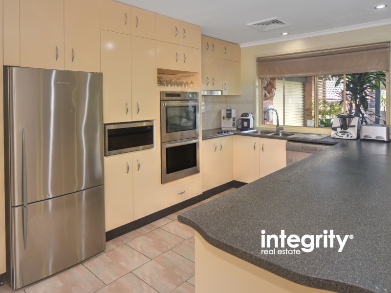 11 Stockley Close, West Nowra NSW 2541