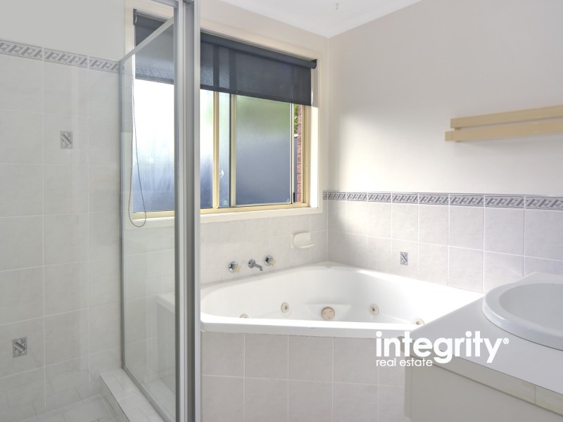 11 Stockley Close, West Nowra NSW 2541