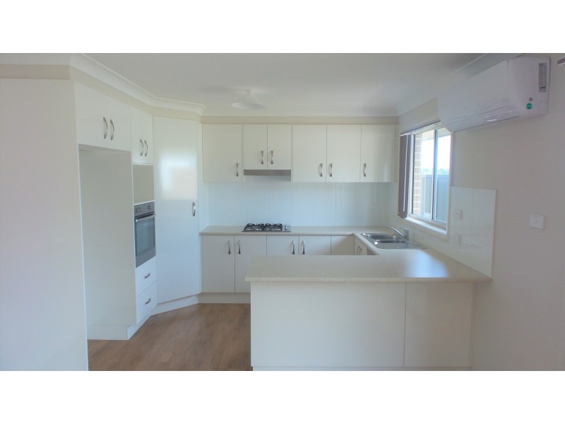 4/11 Hawthorne, Nowra NSW 2541