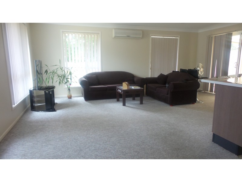 2/20 Lightwood Drive, West Nowra NSW 2541