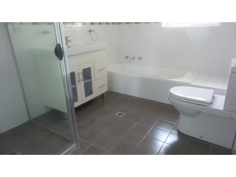 2/20 Lightwood Drive, West Nowra NSW 2541